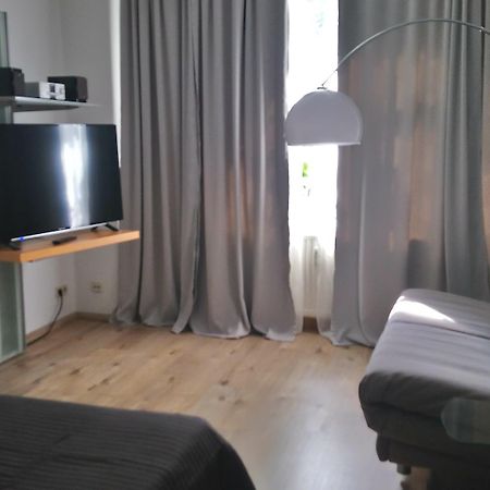 Gemuetliche Ferienwohnung Im Erdgeschoss- Jenaer Strasse Erfurt Esterno foto